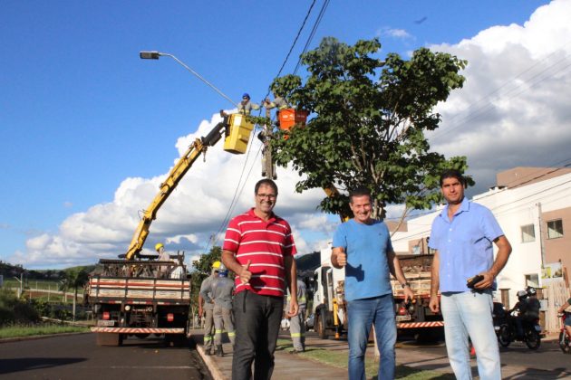 Prefeitura renova iluminação das Avenidas Palma Rennó, Oliveira Motta e do Calçadão