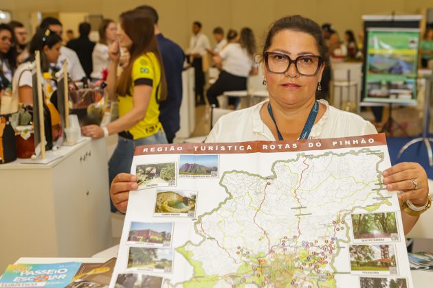 Paraná mostra potencial turístico na feira internacional em Foz do Iguaçu