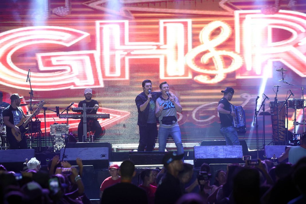 Show com George Henrique & Rodrigo em Matinhos - Foto: Gilson Abreu/AEN