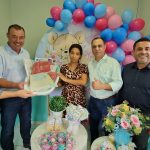 Prefeito Tuti distribui kit maternidade para gestantes da UBS COPASA Prefeito Tuti distribui kit maternidade para gestantes da UBS COPASA