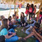 Jovens indígenas têm atividades escolares que valorizam tradição oral e ancestralidade