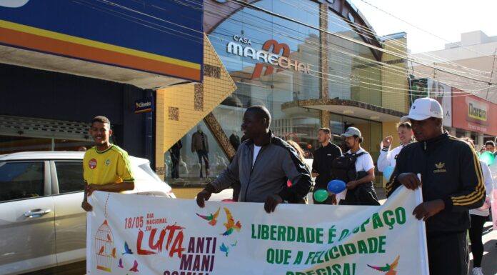 Passeata alerta para luta contra a exploração sexual de crianças e adolescentes