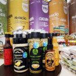 Bala de banana, farinha de pinhão e molho de erva-mate chamam a atenção em feira no Canadá