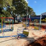 Prefeitura de Santo Antônio da Platina instala dois parques adaptados para crianças com deficiência