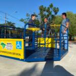 Prefeitura de Santo Antônio da Platina instala dois parques adaptados para crianças com deficiência