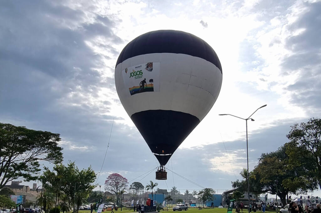 Férias de julho e festivais lotam hotéis e aquecem a economia do Litoral do Paraná Férias de julho e festivais lotam hotéis e aquecem a economia do Litoral do Paraná
