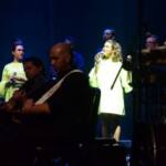 Com apoio da Secretaria de Cultura de Guarapuava, João Bosco e Coral Sanepar se apresentam no Teatro Municipal