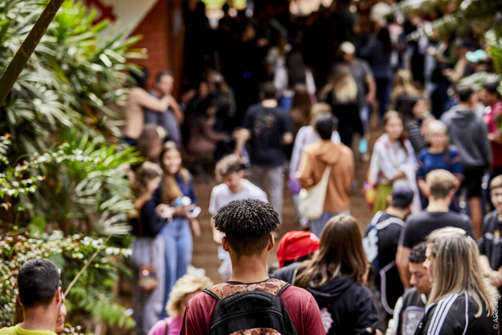 Vestibular de Inverno 2023 da UEM tem menor abstenção em 14 anos Vestibular de Inverno 2023 da UEM tem menor abstenção em 14 anos