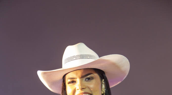 Raíssa Gonçalves é eleita Rainha Platinense 2023