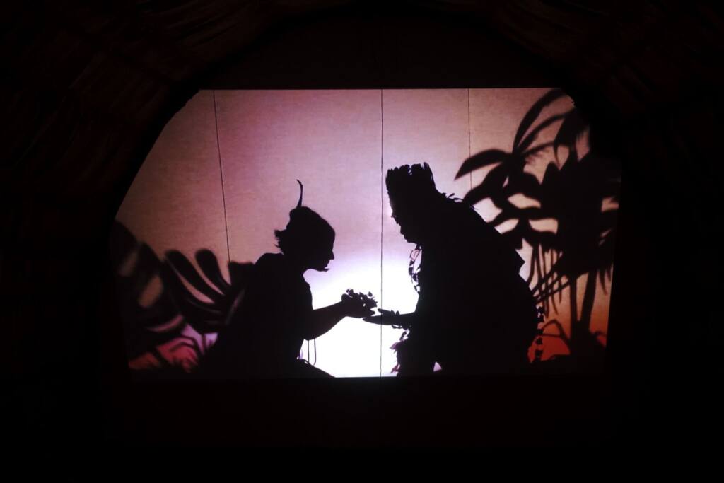 Espetáculo de teatro de sombras se apresenta na Casa da Cultura Espetáculo de teatro de sombras se apresenta na Casa da Cultura