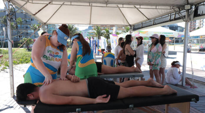 Mais de 1 milhão de atendimentos: turistas aprovam estruturas do Verão Maior Foto: Geraldo Bubniak/AEN