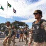 Desfile de 170 anos mostra evolução da tecnologia usada pela PM para ajudar população