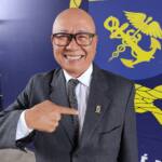 Prefeito Hiroshi Kubo recebe homenagem da Marinha do Brasil