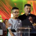 Prefeito Tuti inaugura agência de inovação de Assaí e entrega óculos para deficientes visuais