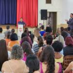 Profissionais da Educação participam de formação pedagógica para o início do ano letivo