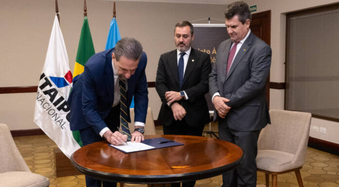 Itaipu assina convênios com Polícia Federal e Itaipu Parquetec para ampliar combate a crimes na fronteira