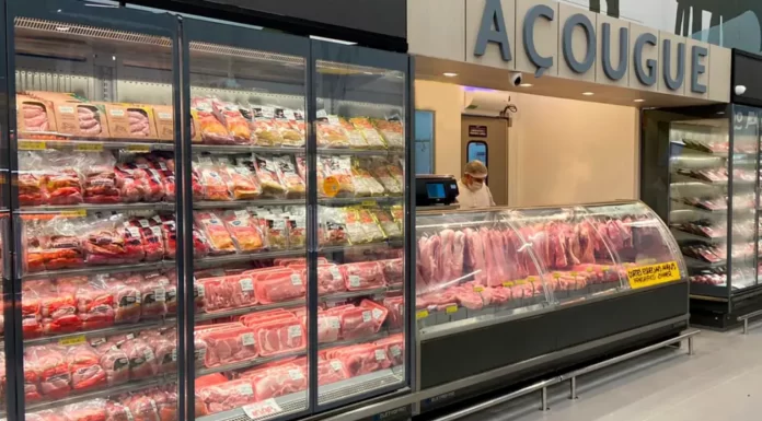 Procon de Guarapuava realiza ação orientativa em mercados e açougues do município