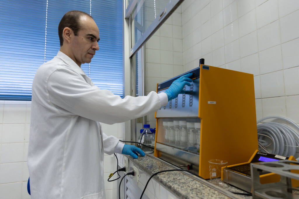 Água distribuída pela Sanepar tem controle de qualidade padrão ISO, classifica Inmetro