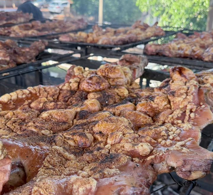 Almoço do “Porco Espalmado” beneficia APAE de Sertaneja