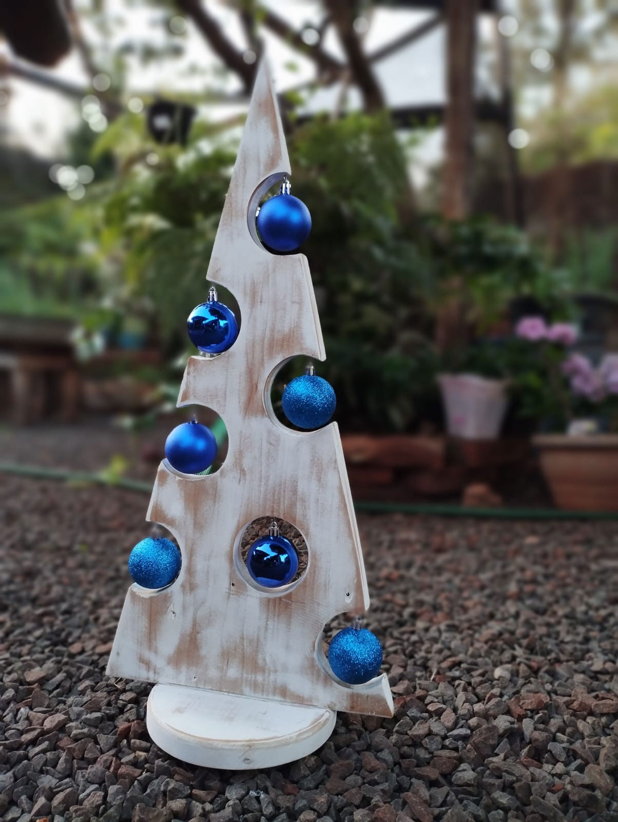 Artesão de Primeiro de Maio Rafael Zanuto mostrando talento e competência Artesão de Primeiro de Maio Rafael Zanuto mostrando talento e competência