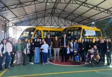 Cornélio Procópio recebe dois ônibus adaptados para transporte de alunos da APAE e Escola Municipal Procopense