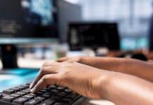Estão abertas as inscrições para cursos de auxiliar adminstrativo e informática básica
