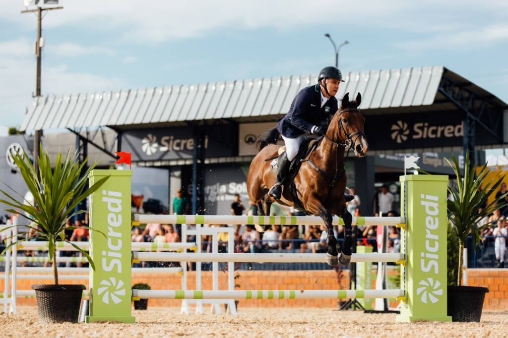 Franco vence a categoria principal das provas de salto na ExpoLondrina