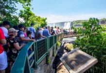 Feriado de Páscoa movimentou aeroportos, hospedagem e atrativos turísticos do Paraná