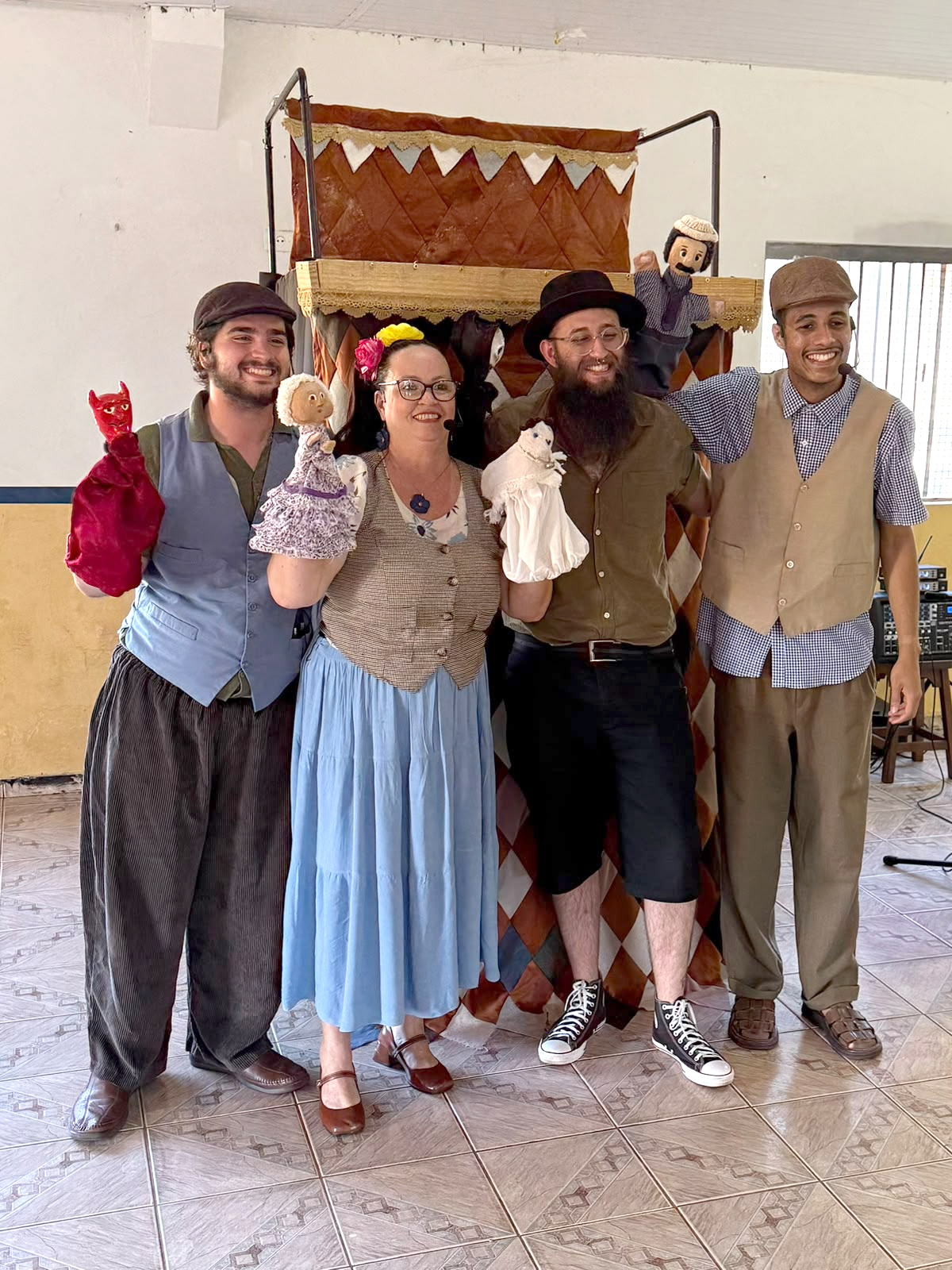 Festival de Teatro de Bonecos leva arte aos bairros e reúne mais de 4 mil pessoas Festival de Teatro de Bonecos leva arte aos bairros e reúne mais de 4 mil pessoas