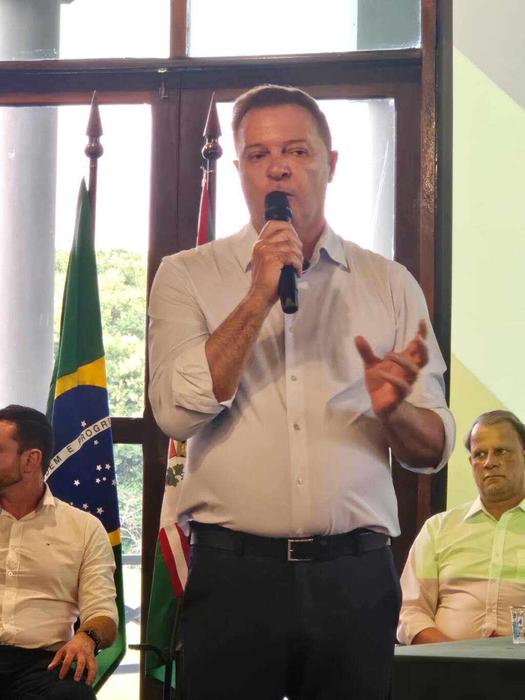 ASSOMEC elege e empossa nova diretoria: Prefeito Helder Lazarotto, de Colombo, assume a Presidência ASSOMEC elege e empossa nova diretoria: Prefeito Helder Lazarotto, de Colombo, assume a Presidência
