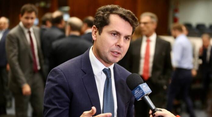 Paraná lança frente parlamentar e cartilha para regularização fundiária