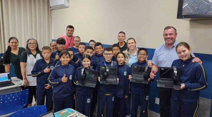 Escola de Assaí amplia ensino com novo laboratório equipado com 30 Chromebooks