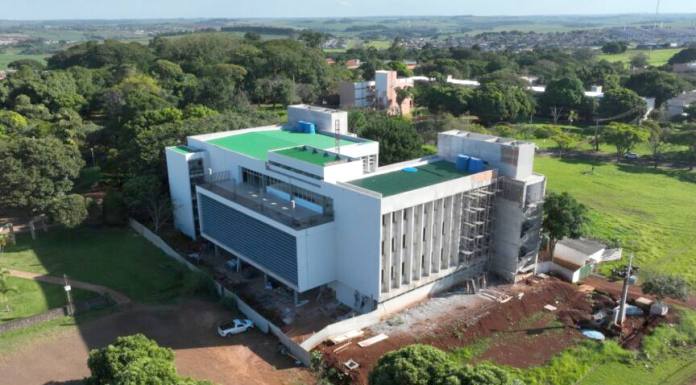 Obra com recursos do Estado, Biblioteca Central da UEL chega a 85% de conclusão