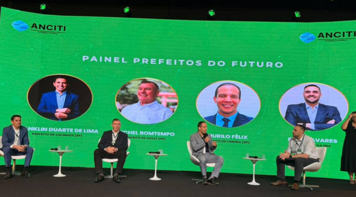 Prefeito Tuti Bomtempo é destaque no evento Smartgov, participando do painel “Prefeitos do Futuro”