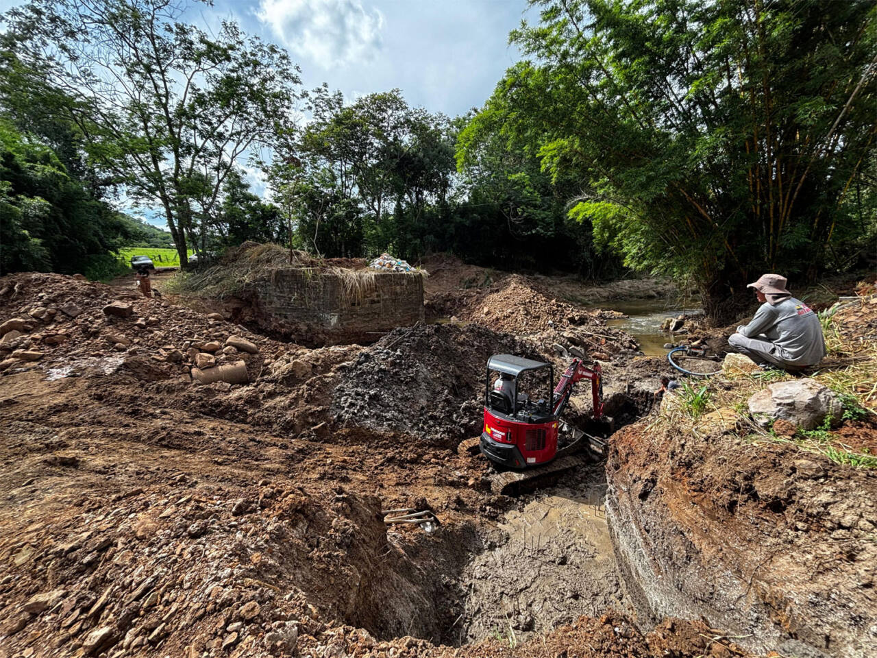 Prefeitura de Jacarezinho retoma construção da Ponte Ouro Grande