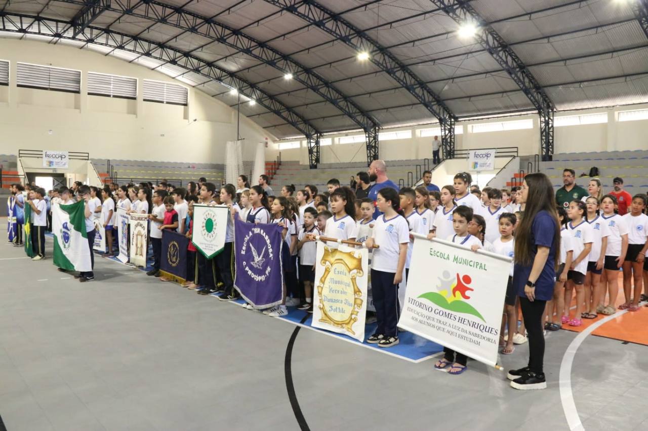 Olimpíada Infantil reúne 1.400 estudantes de 14 escolas em Cornélio Procópio Olimpíada Infantil reúne 1.400 estudantes de 14 escolas em Cornélio Procópio