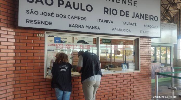Procon de Guarapuava fiscaliza empresas de ônibus que operam no Município