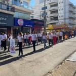 Passeata alerta para luta contra a exploração sexual de crianças e adolescentes