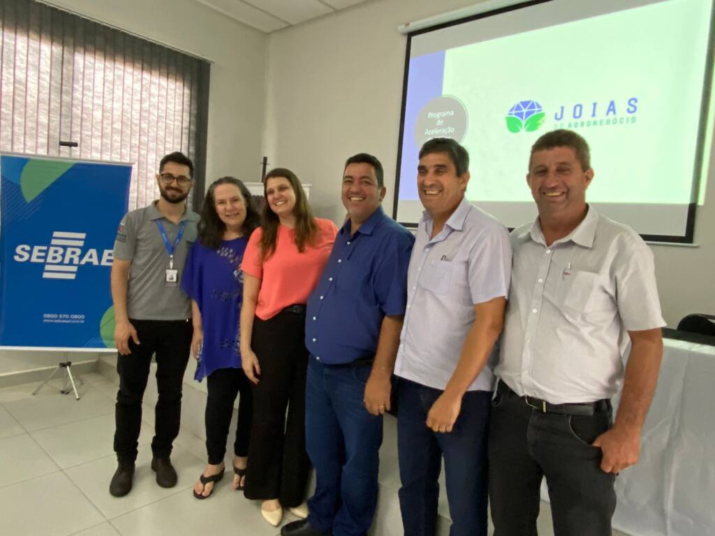 Alunos recebem diplomas do Programa de Aceleração de Ideias Joias do Agronegócio
