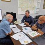 Prefeitos apresentam projetos para melhorar as estradas rurais de Carlópolis e Tapejara
