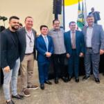 Presidente Edmar Santos na posse da nova diretoria da Aprece, sob comando de Joacy Júnior, o Juju