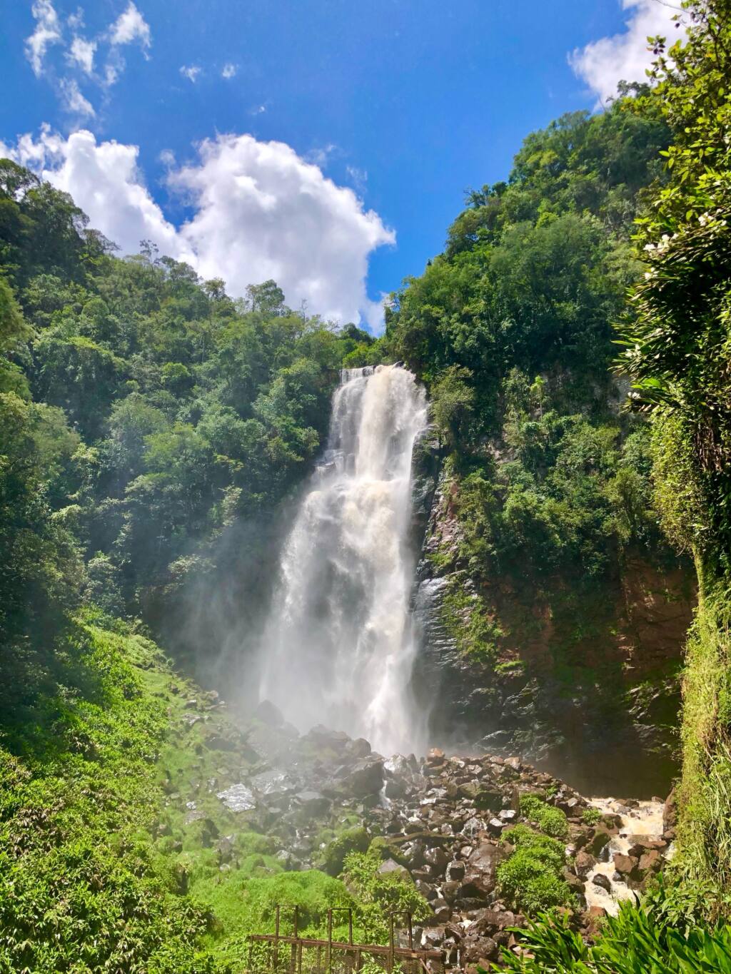 Faxinal encanta pelas suas belezas naturais e acolhida