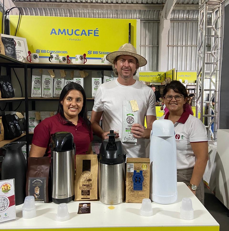 Mulheres do Café do Norte Pioneiro participam do Show Rural em Cascavel