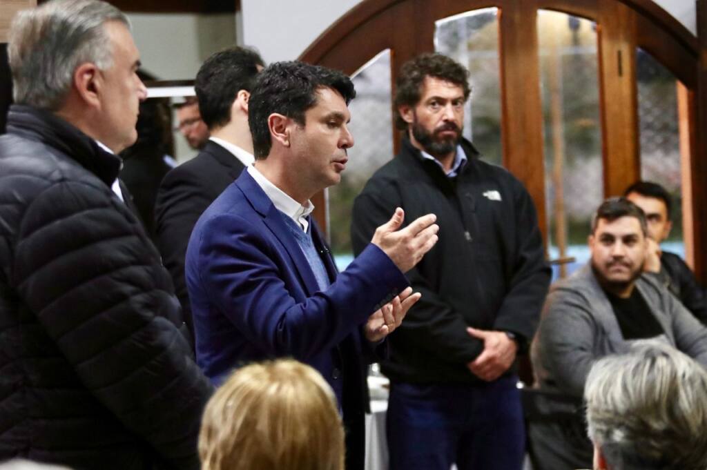 Curi defende uma visão diferenciada da nova geração de políticos Curi defende uma visão diferenciada da nova geração de políticos