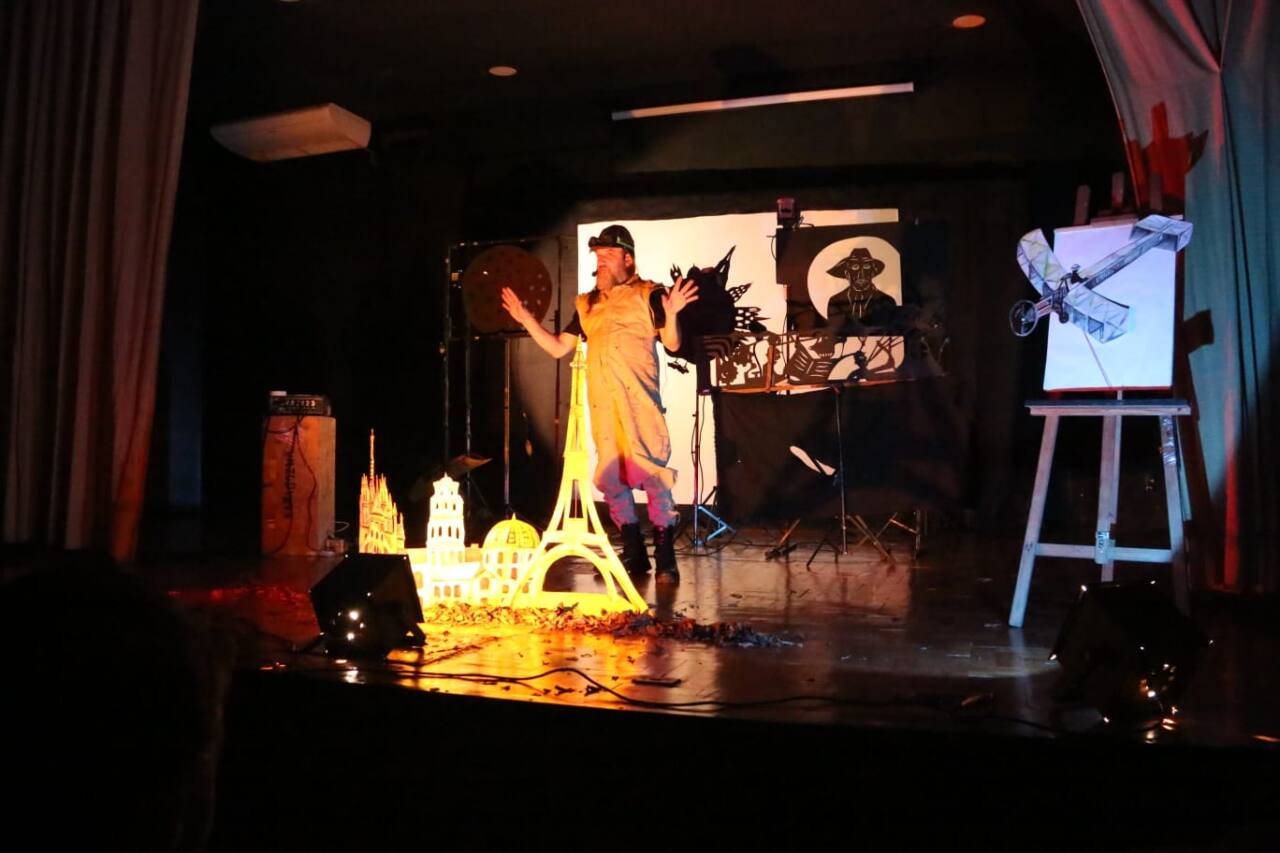 3º Dia do Festival de Bonecos oferece apresentação Inédita de Teatro de Sombras