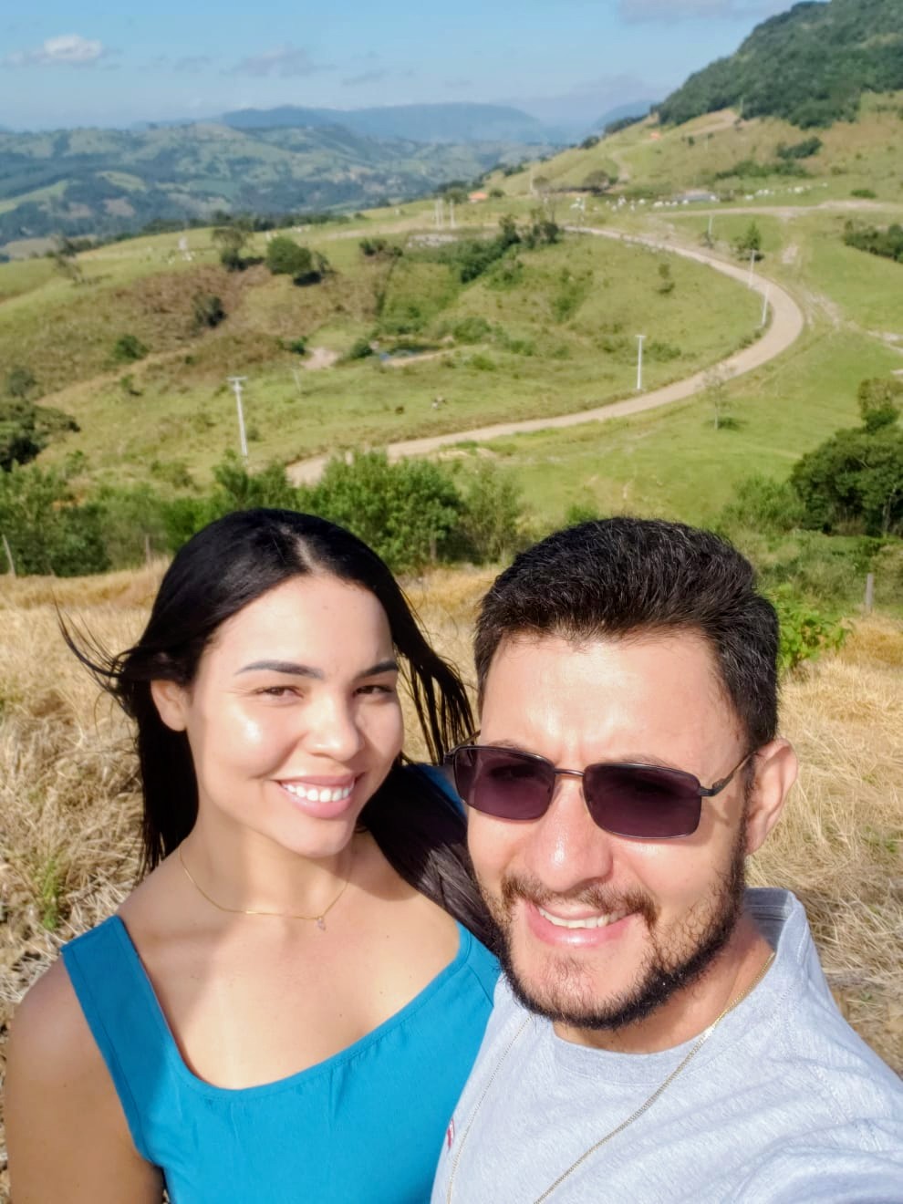 Amor e Natureza: Casal Celebra Bodas de Plumas no Chalé e Camping Nosso Paraíso, em Sapopema