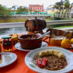 Símbolo do Litoral paranaense, barreado impulsiona turismo e a economia regional Símbolo do Litoral paranaense, barreado impulsiona turismo e a economia regional