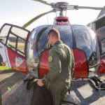 Helicóptero que vai ajudar vítimas das chuvas decola para o Rio Grande do Sul