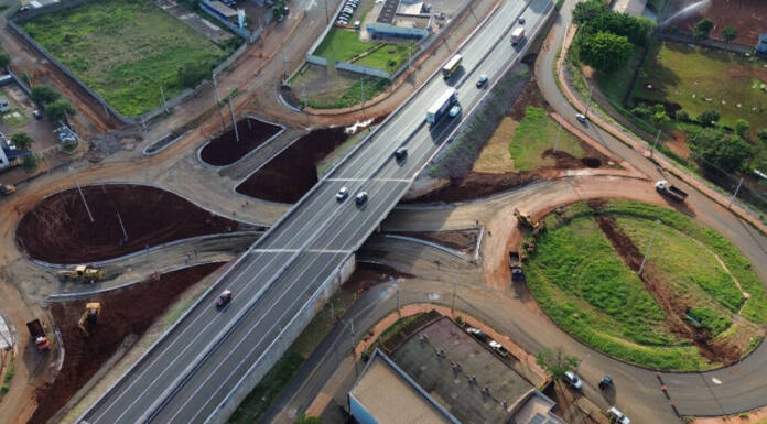 Tráfego de veículos no Viaduto da PUC em Londrina será totalmente liberado na terça-feira