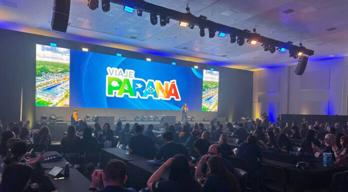 Viaje Paraná capacita 450 agentes em convenção de turismo em Foz do Iguaçu